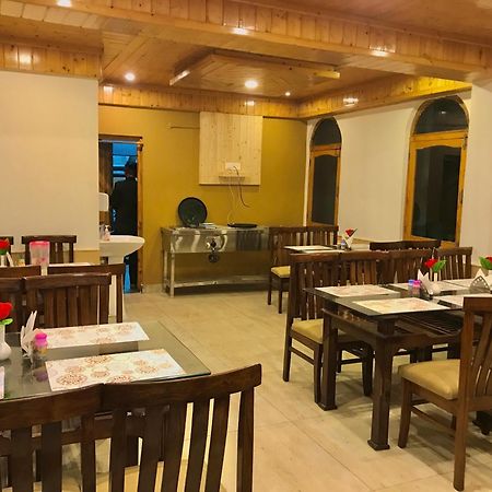 The Avenue Hotel , Manali A River Side Hotel Exterior foto